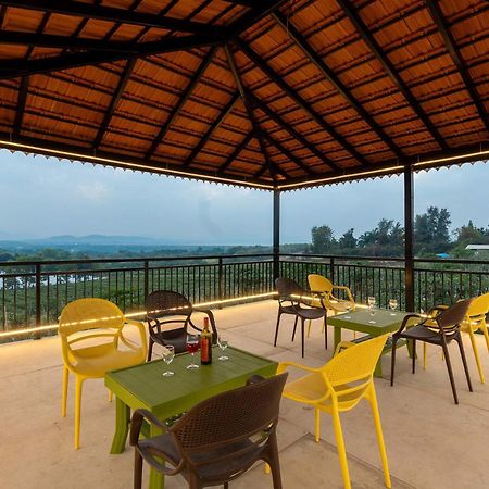 Stayvista'S Harvest Haven - Pool-View Villa With Deck & Machan Near Sula นาสิก ภายนอก รูปภาพ